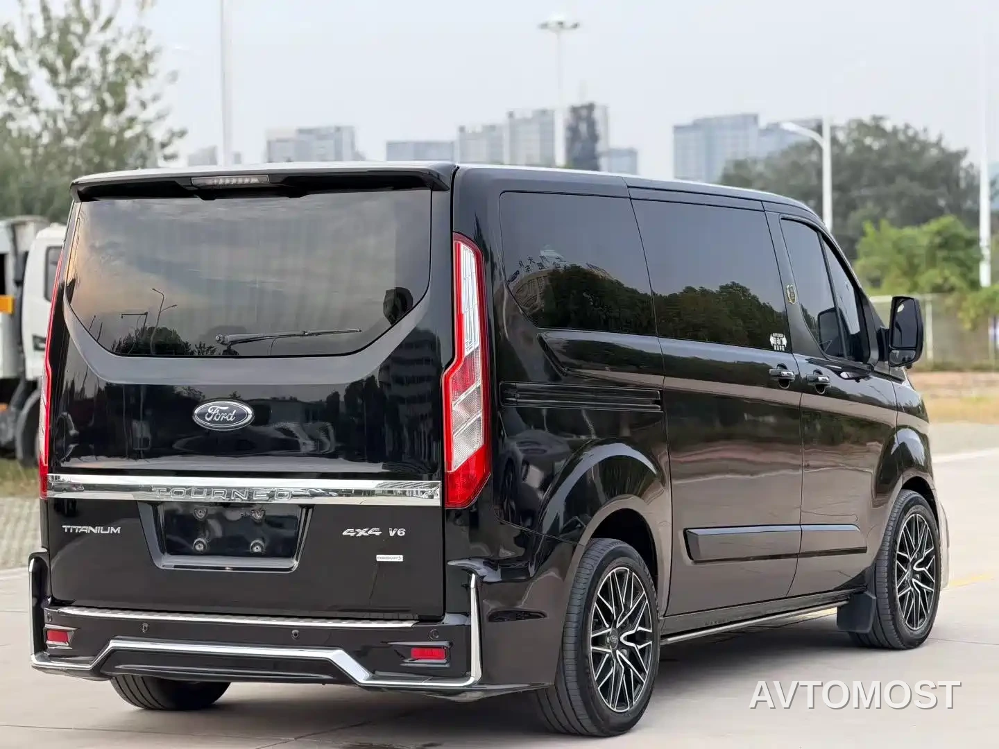 Ford Tourneo 2020 2.0T Auto Elite Edition China VI — фото 4