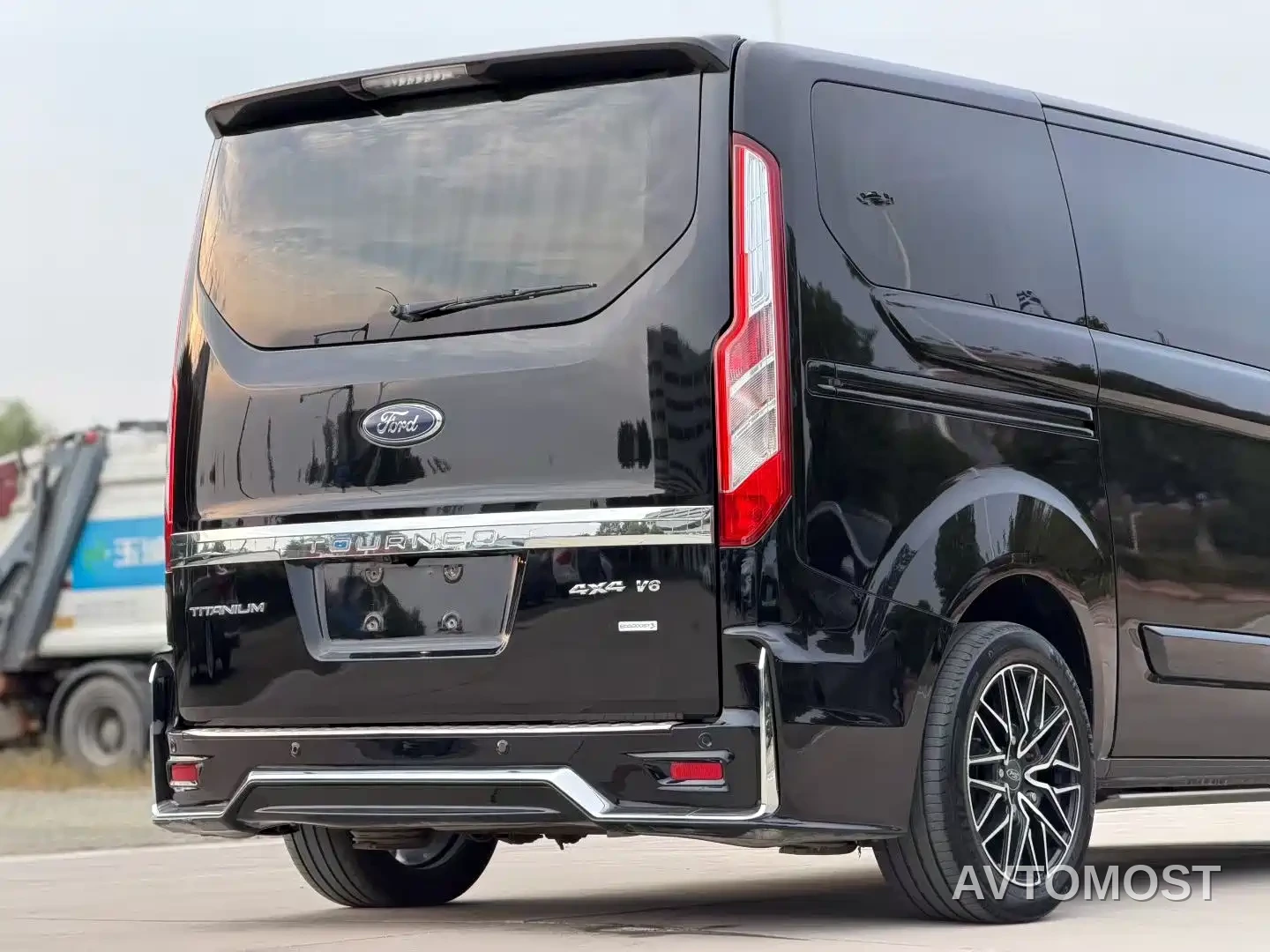 Ford Tourneo 2020 2.0T Auto Elite Edition China VI — фото 11