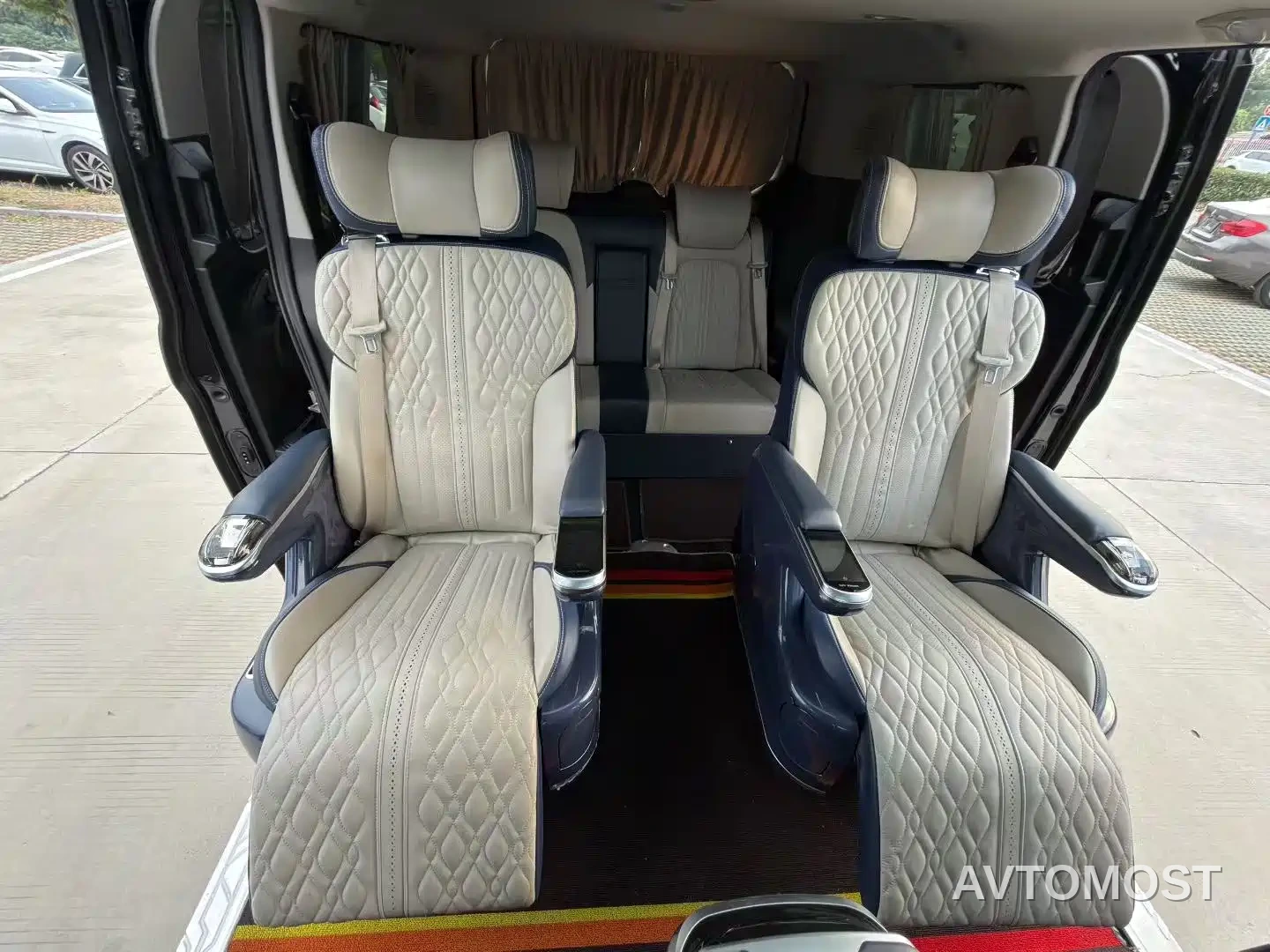 Ford Tourneo 2020 2.0T Auto Elite Edition China VI — фото 15