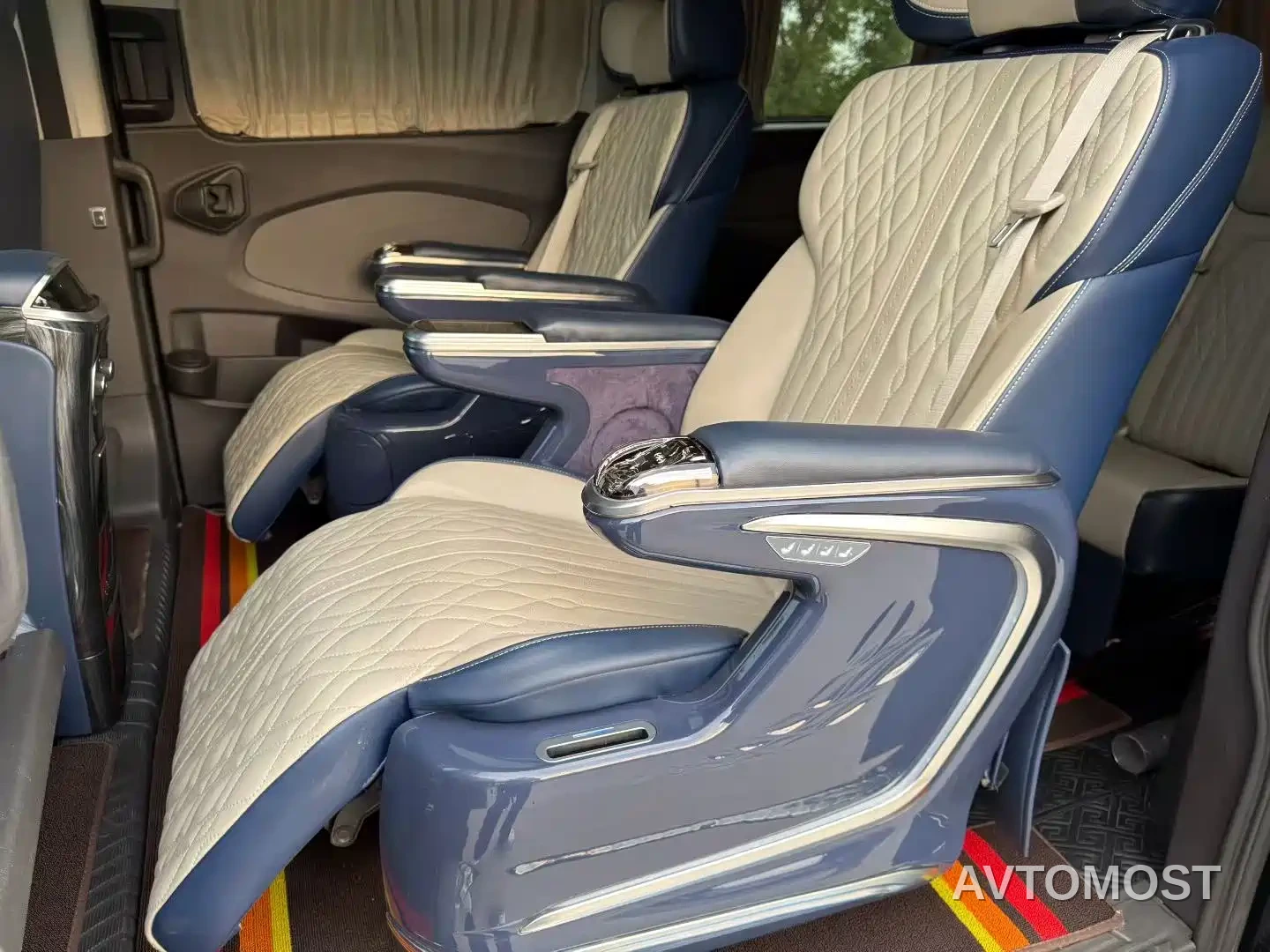 Ford Tourneo 2020 2.0T Auto Elite Edition China VI — фото 16