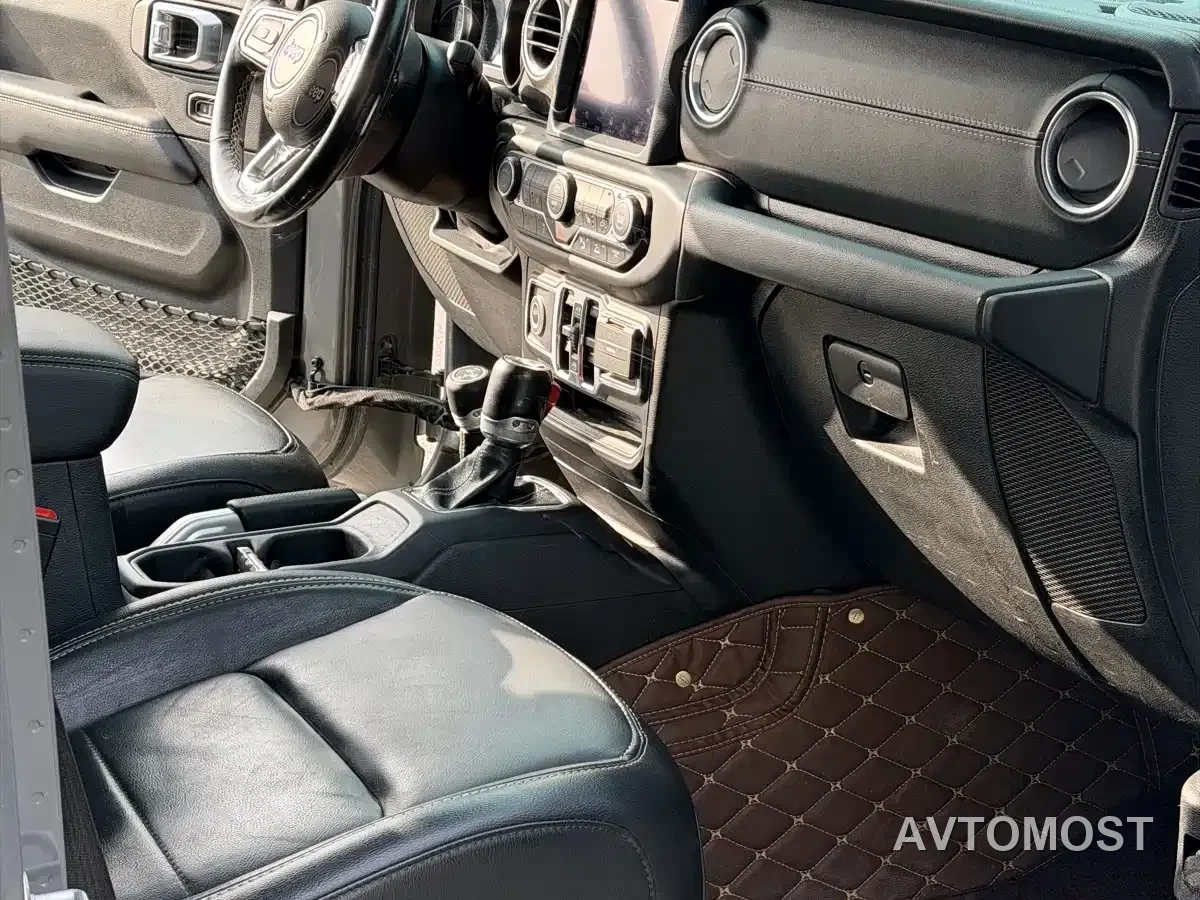 Jeep Wrangler 4xe 2021 4-Door 2.0T 4xe Sahara — фото 8