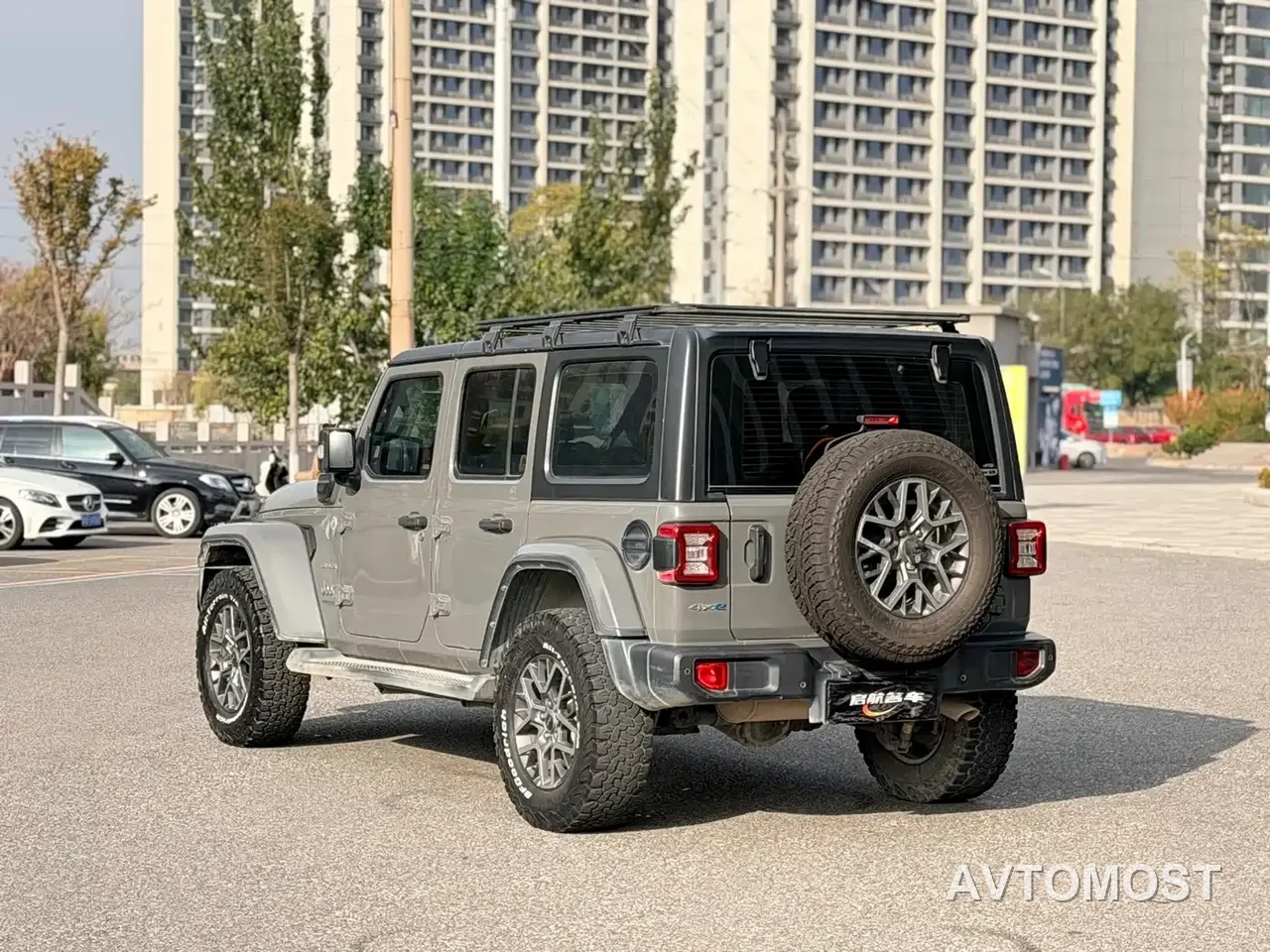 Jeep Wrangler 4xe 2021 4-Door 2.0T 4xe Sahara — фото 12