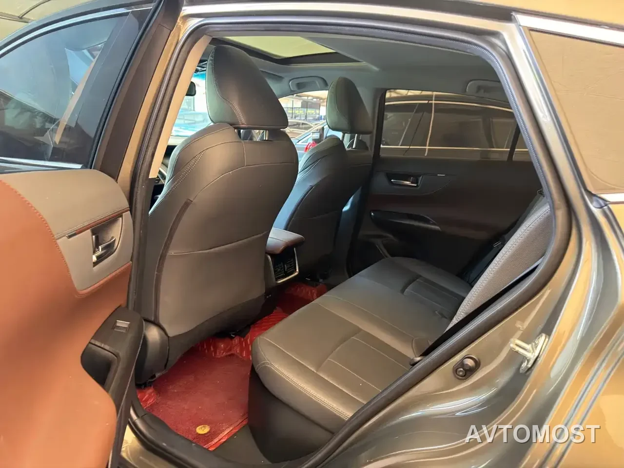 Toyota Lingfang HARRIER 2022 Hybrid 2.5L CVT 2WD Luxury Edition — фото 4