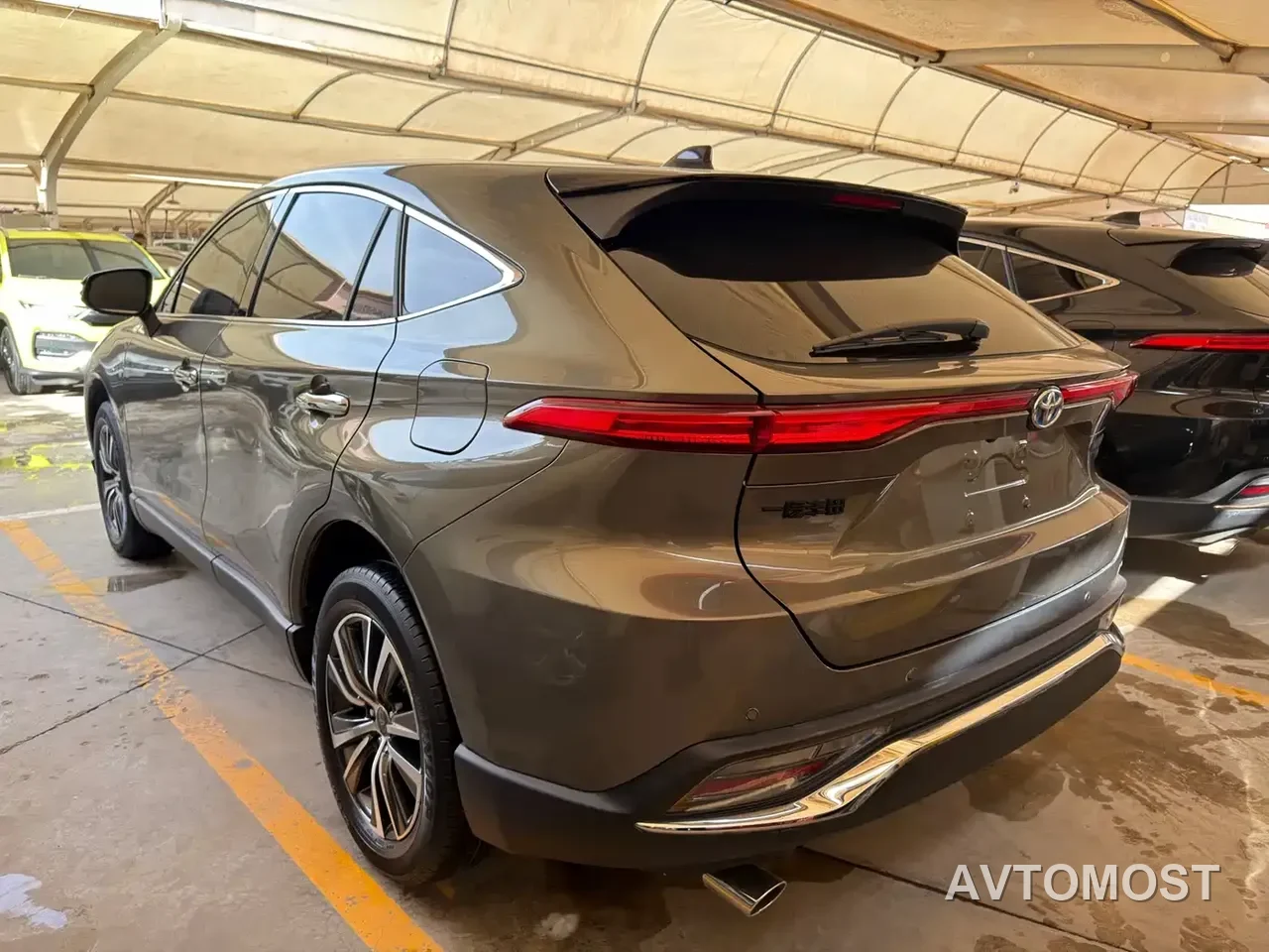 Toyota Lingfang HARRIER 2022 Hybrid 2.5L CVT 2WD Luxury Edition — фото 6