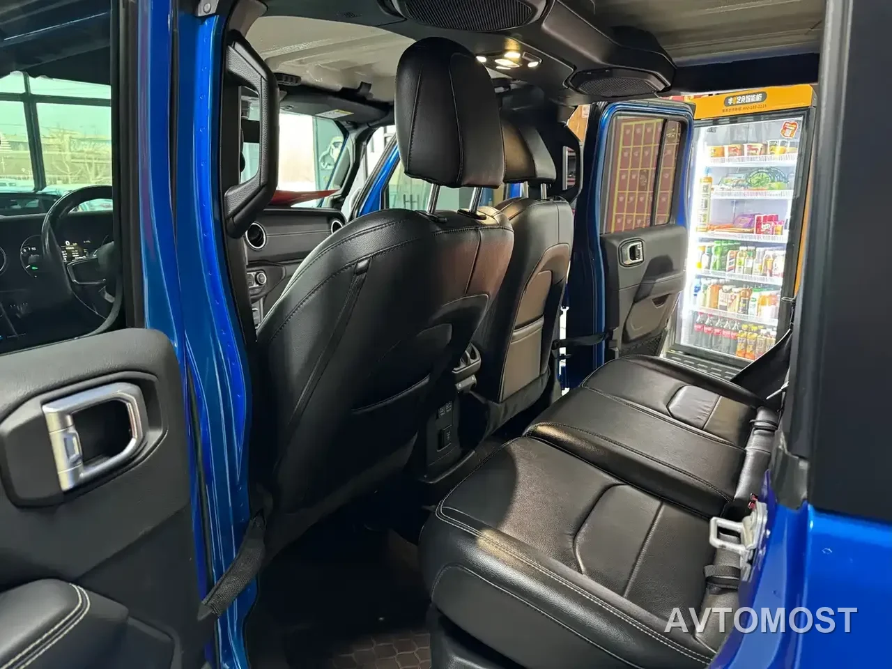 Jeep Wrangler 4xe 2021 4-Door 2.0T 4xe Sahara — фото 13