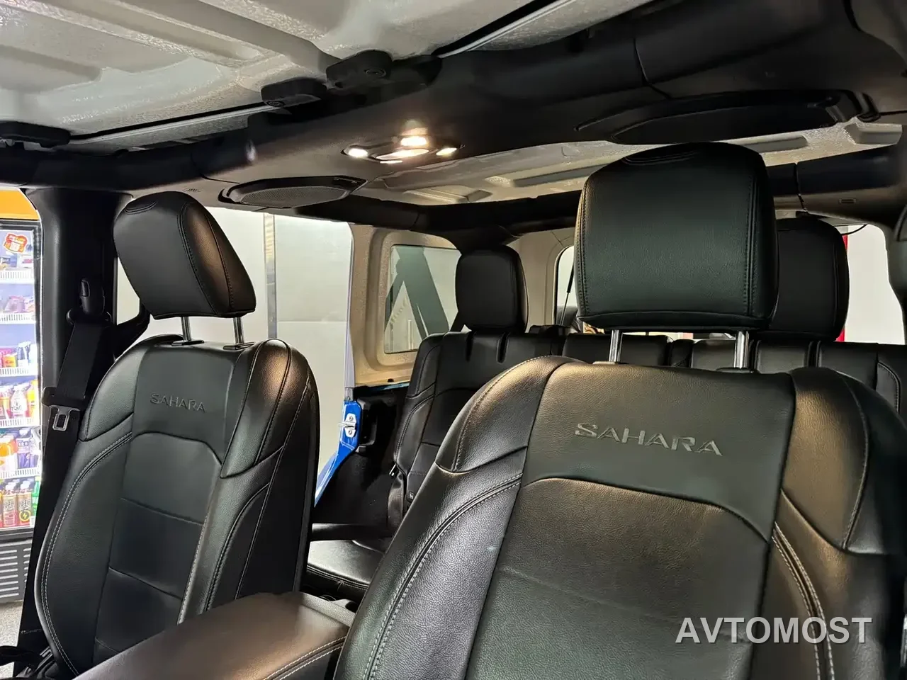 Jeep Wrangler 4xe 2021 4-Door 2.0T 4xe Sahara — фото 10