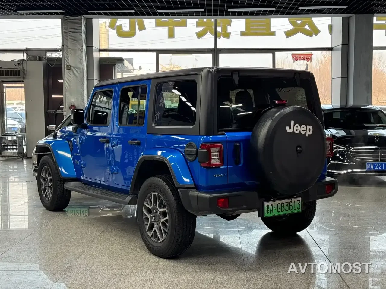 Jeep Wrangler 4xe 2021 4-Door 2.0T 4xe Sahara — фото 11