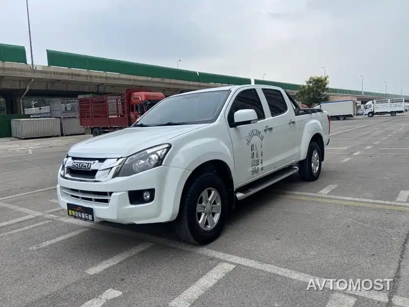 Isuzu Lingtuo 2020 2.5T 2WD Automatic Flagship Edition China VI Extended Version JE4D25Q6A — фото 1