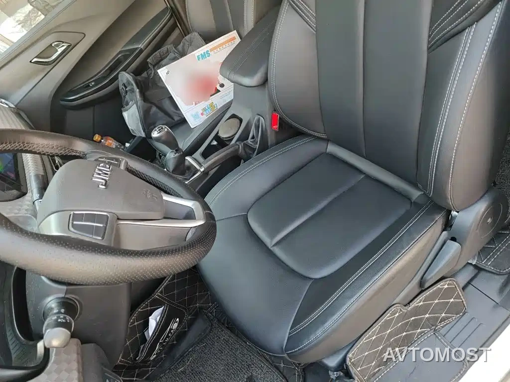 Jiangling Baodian 2023 2.5T Diesel 2WD Comfort Edition Standard Wheelbase JX4D25A6L — фото 8