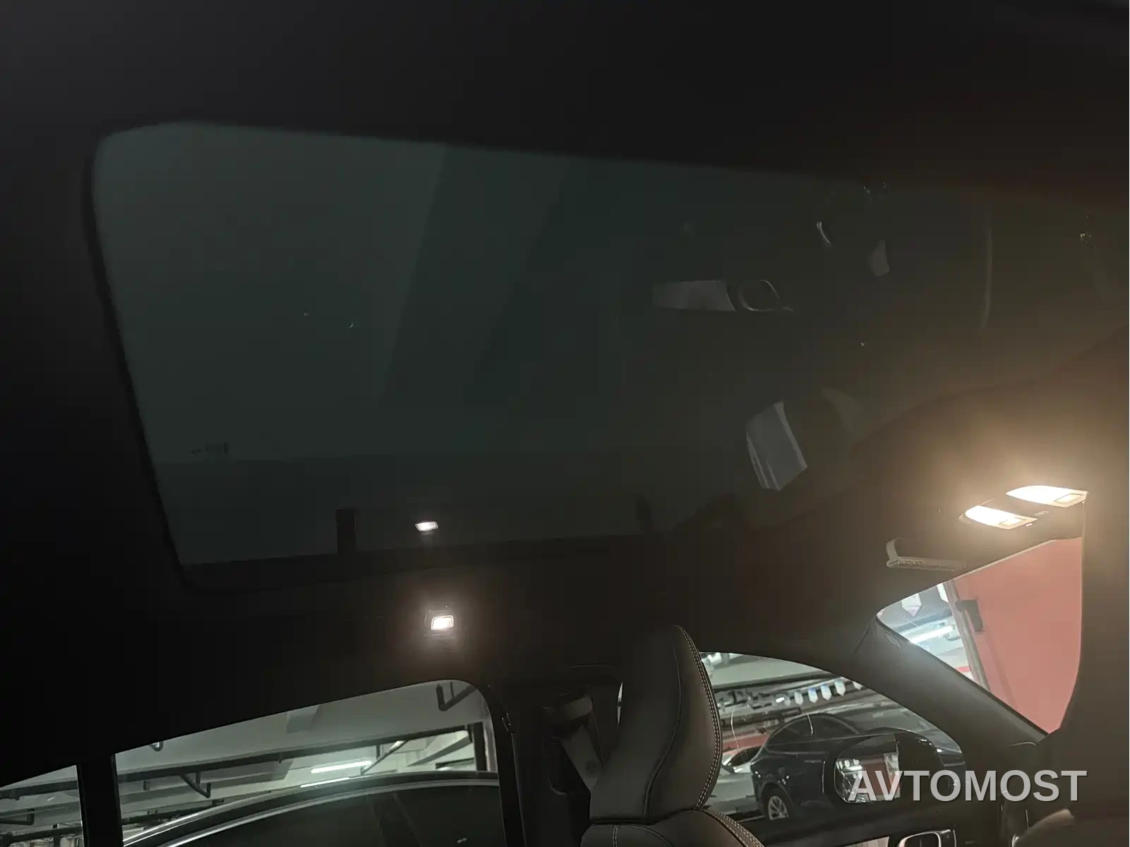 Volvo C40 2022 Long Range Edition PRO — фото 9