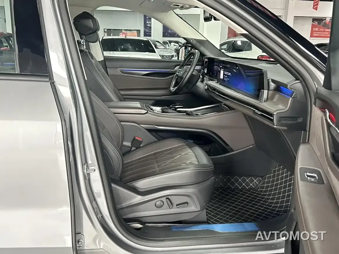 Ford Edge 2025 Edge L 2.0T EcoBoost E Hybrid AWD 7-seater Premium — фото 11