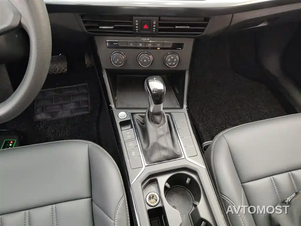 Volkswagen Passat 2022 280TSI Business Edition — фото 9