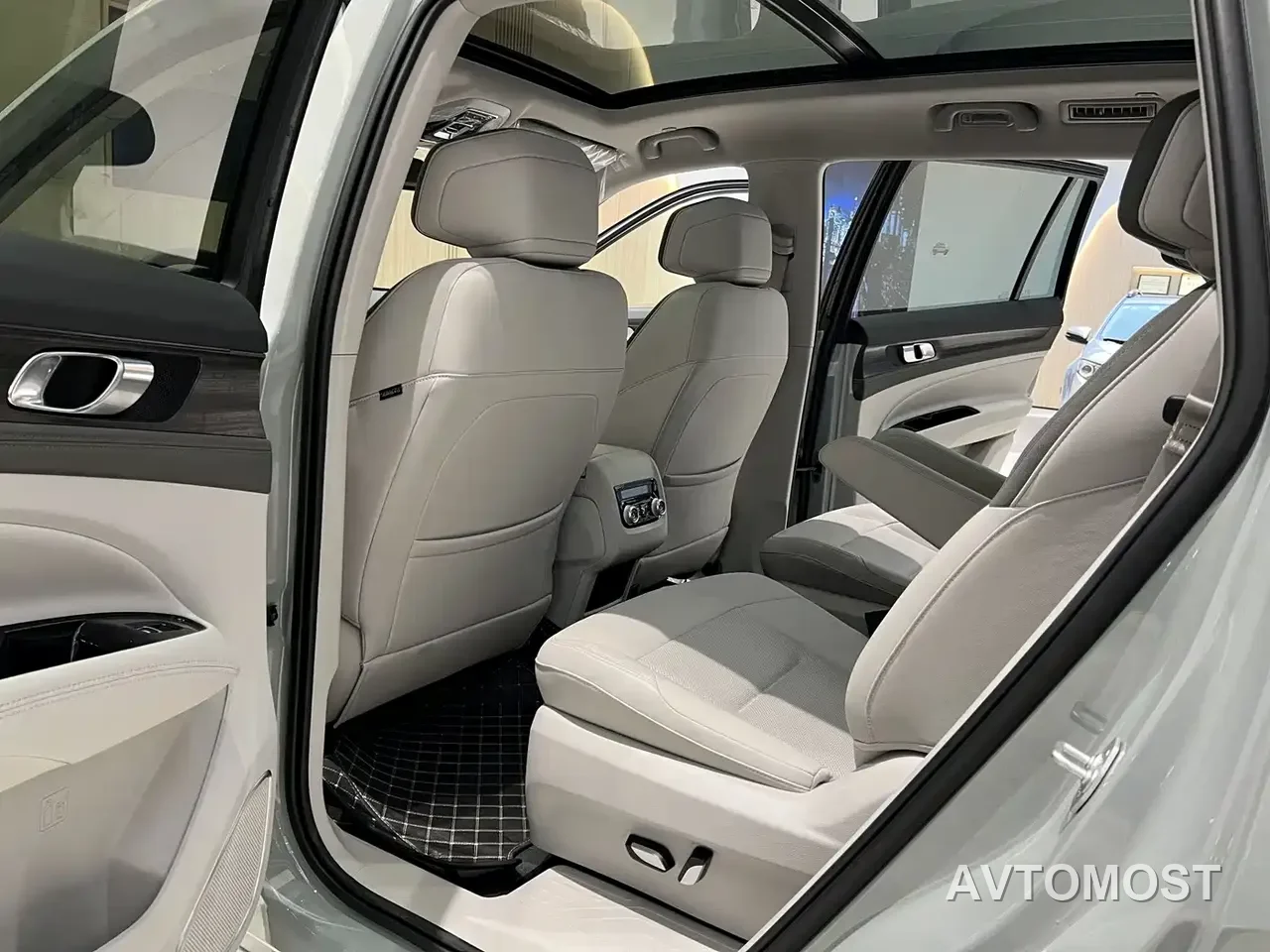 Ford Lingyu New Energy 2025 Model Premium Edition — фото 16