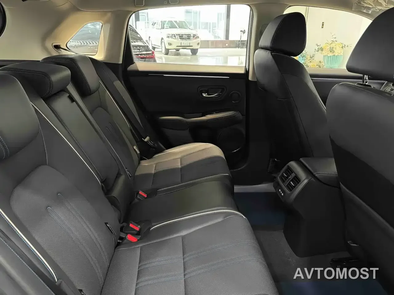 Honda HR-V 2023 2.0L e:HEV Dynamic Smart Edition — фото 9