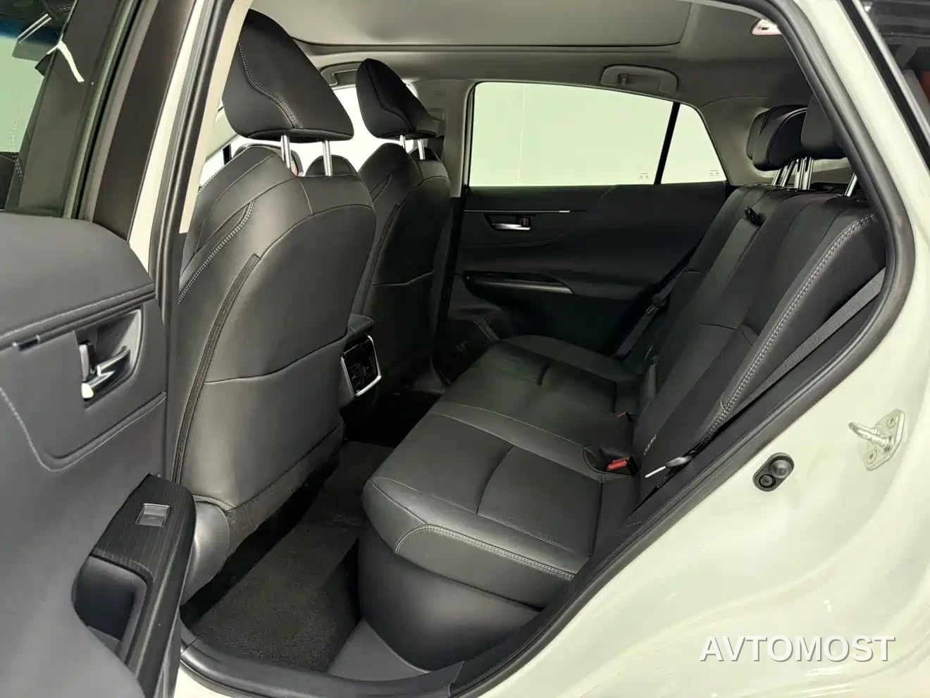 Toyota Venza 2022 Dual Engine 2.5L CVT 4WD Supreme — фото 10
