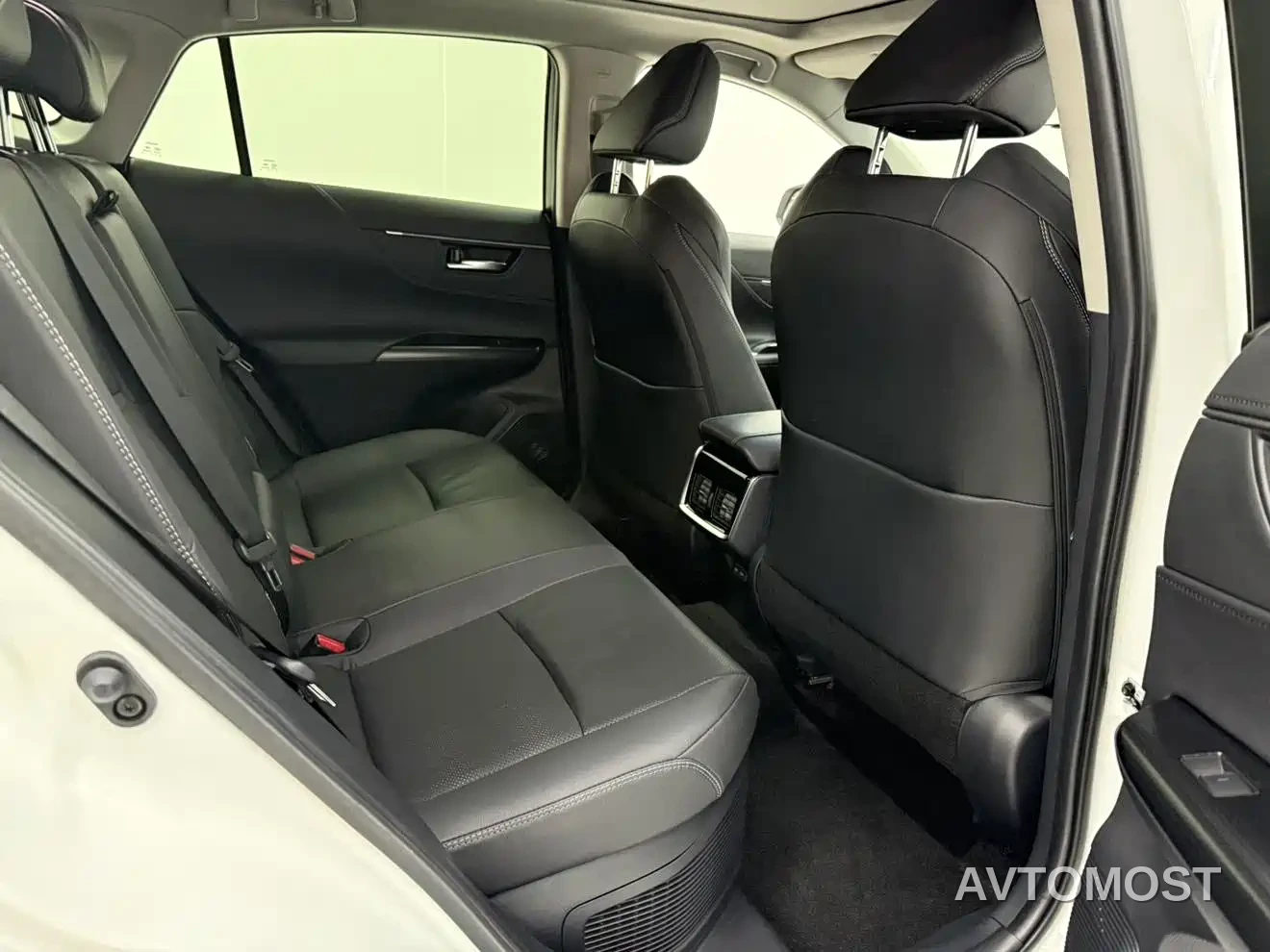 Toyota Venza 2022 Dual Engine 2.5L CVT 4WD Supreme — фото 18