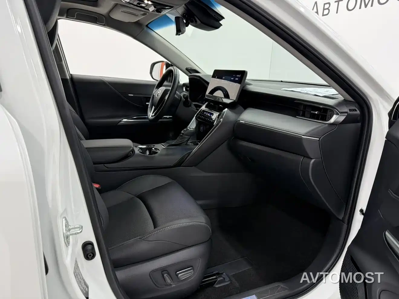 Toyota Venza 2022 Dual Engine 2.5L CVT 4WD Supreme — фото 22