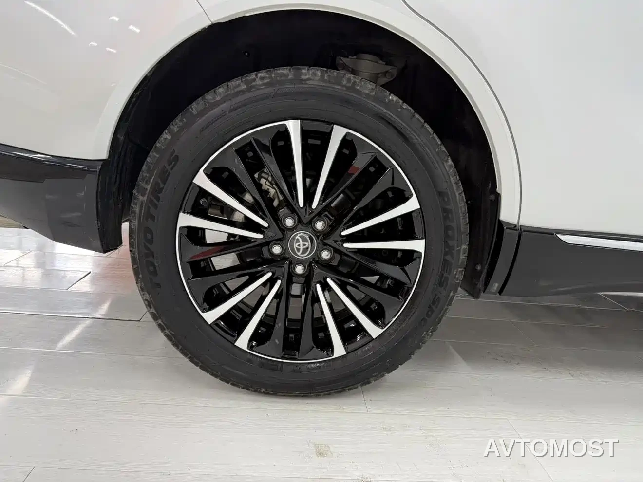 Toyota Venza 2022 Dual Engine 2.5L CVT 4WD Supreme — фото 26