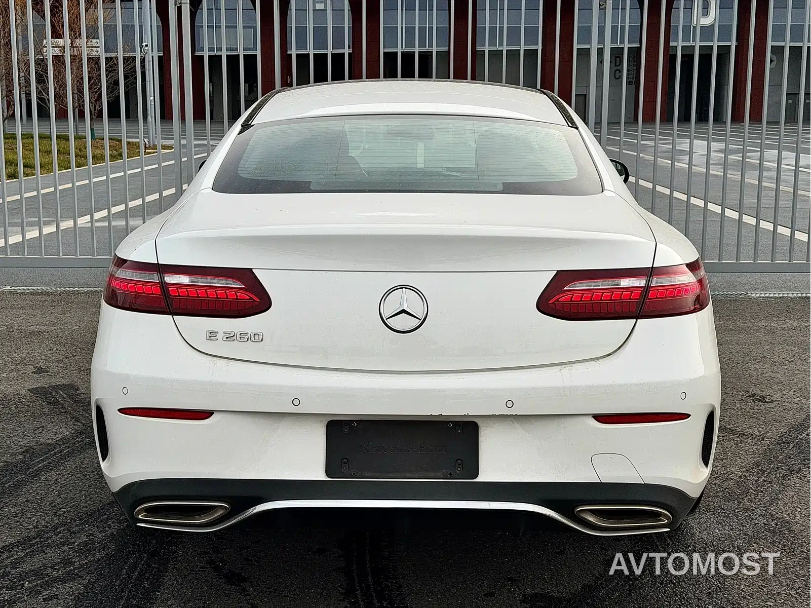 Mercedes-Benz E-Class (Import) 2023 E 260 Coupe — фото 4