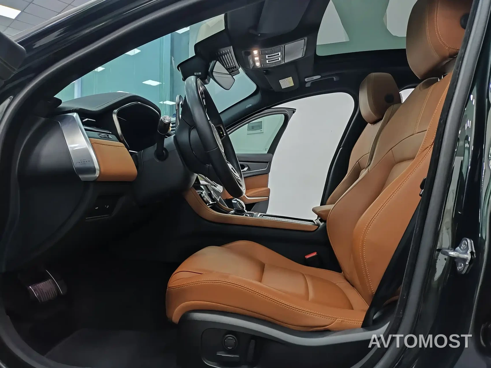 Jaguar XFL 2021 XFL 2.0T P250 AWD Gloss Black Sport Edition — фото 5