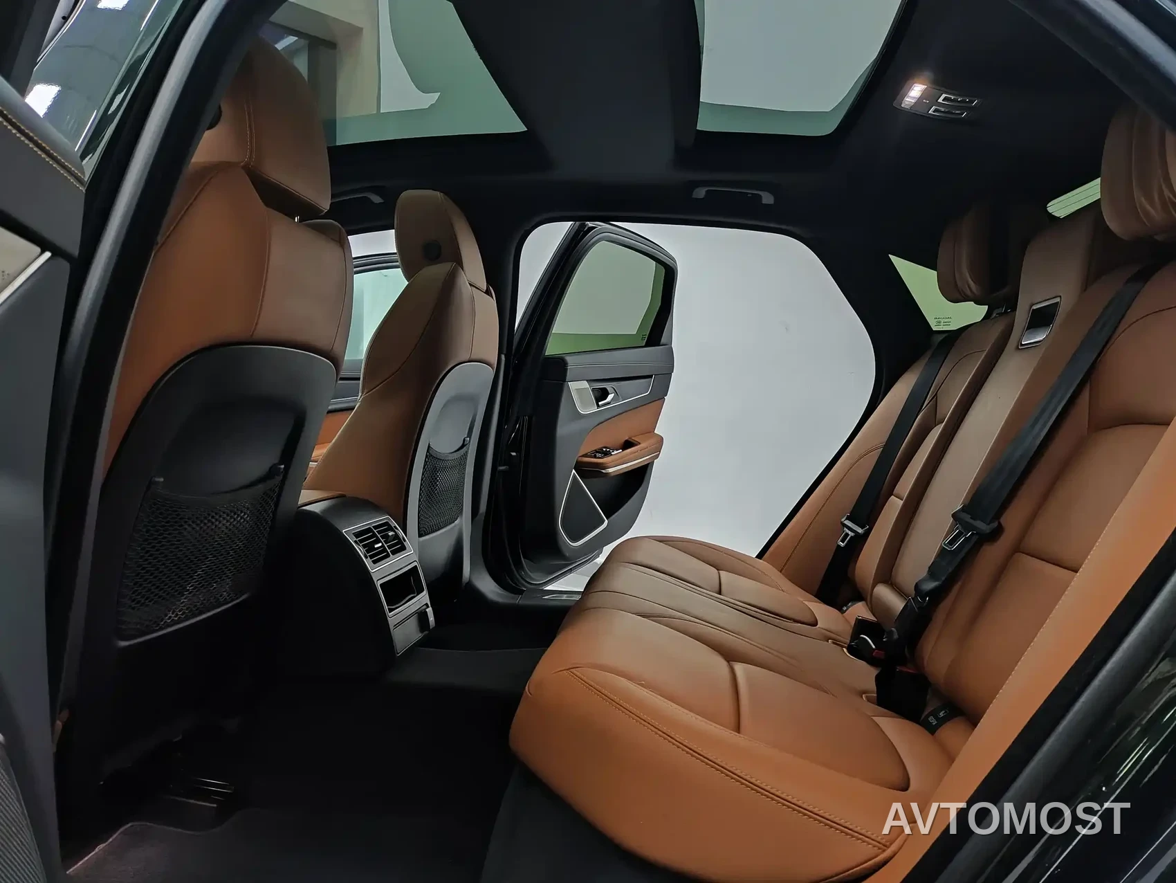 Jaguar XFL 2021 XFL 2.0T P250 AWD Gloss Black Sport Edition — фото 6