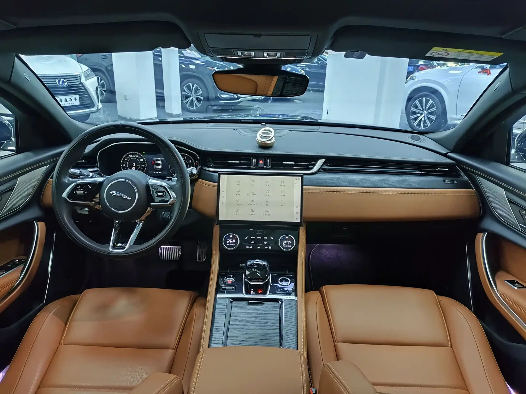 Jaguar XFL 2021 XFL 2.0T P250 AWD Gloss Black Sport Edition — фото 7