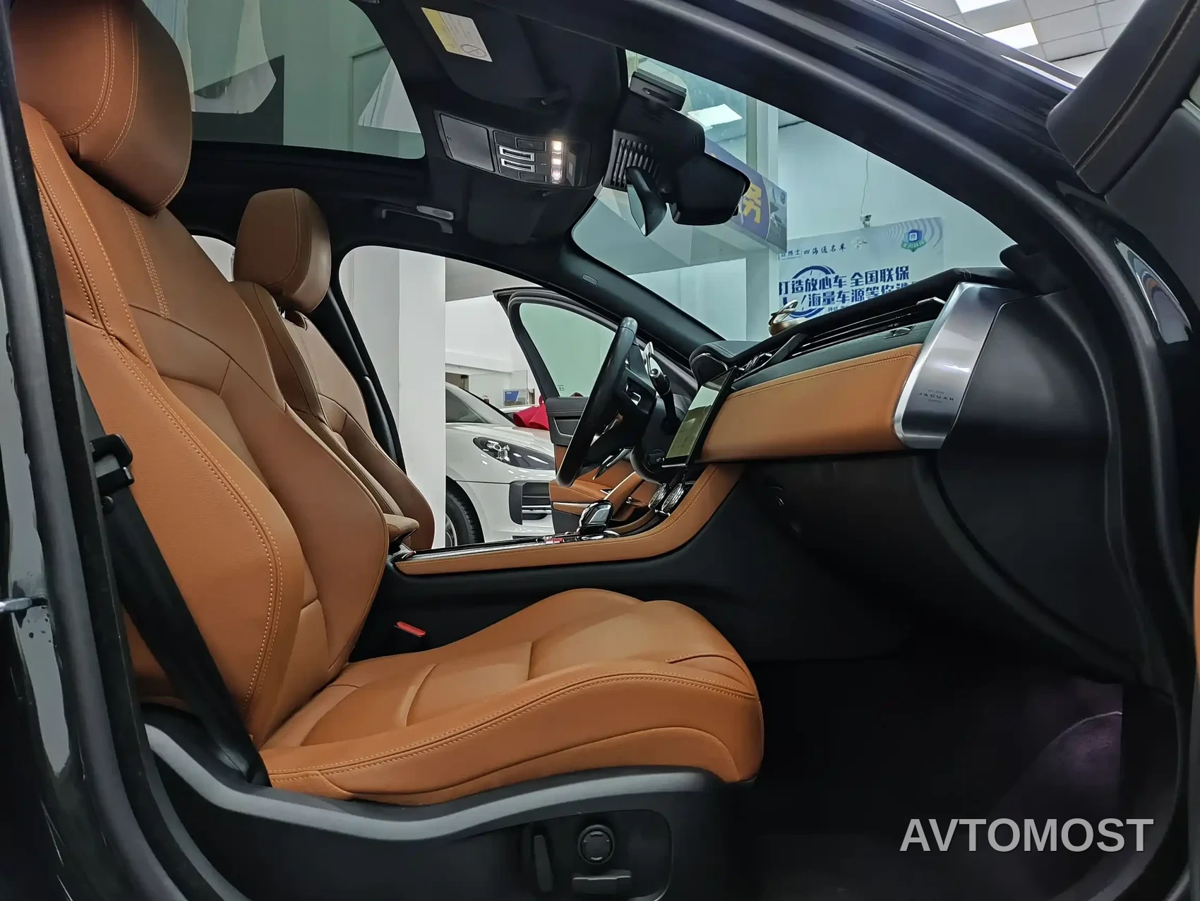 Jaguar XFL 2021 XFL 2.0T P250 AWD Gloss Black Sport Edition — фото 9