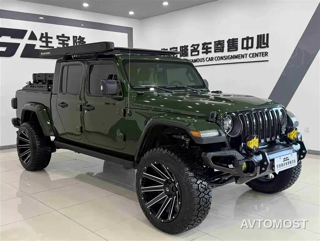 Jeep Gladiator 2023 3.6L Overland — фото 3