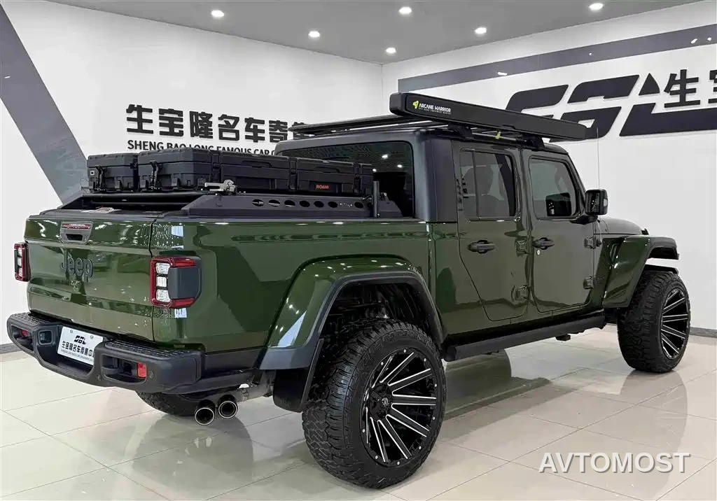 Jeep Gladiator 2023 3.6L Overland — фото 4