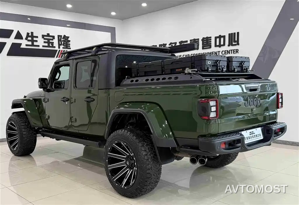 Jeep Gladiator 2023 3.6L Overland — фото 6