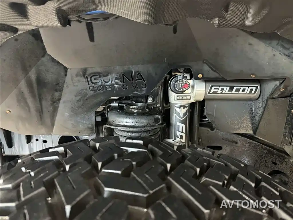 Jeep Gladiator 2023 3.6L Overland — фото 14