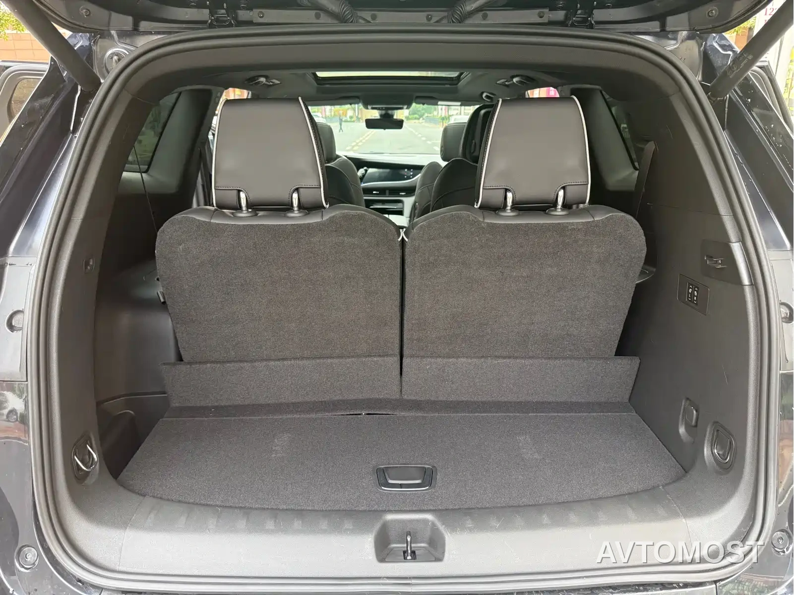 Buick Enclave 2022 652T AWD Premium Flagship 6-Seater — фото 18