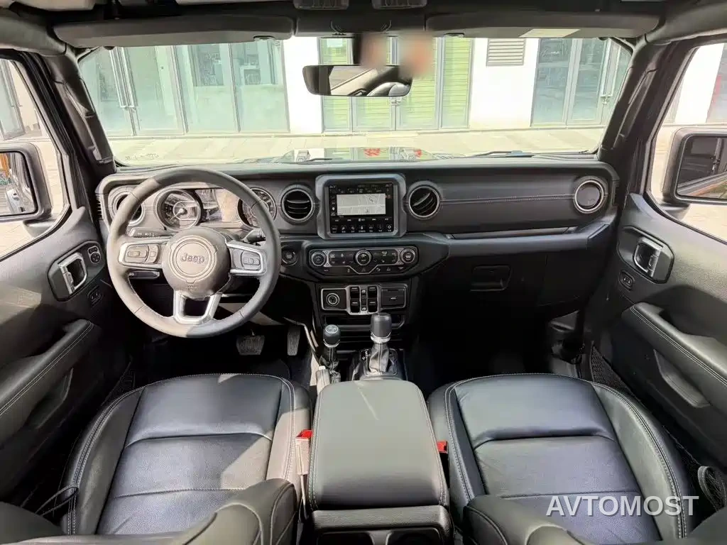 Jeep Gladiator 2023 3.6L Overland — фото 12