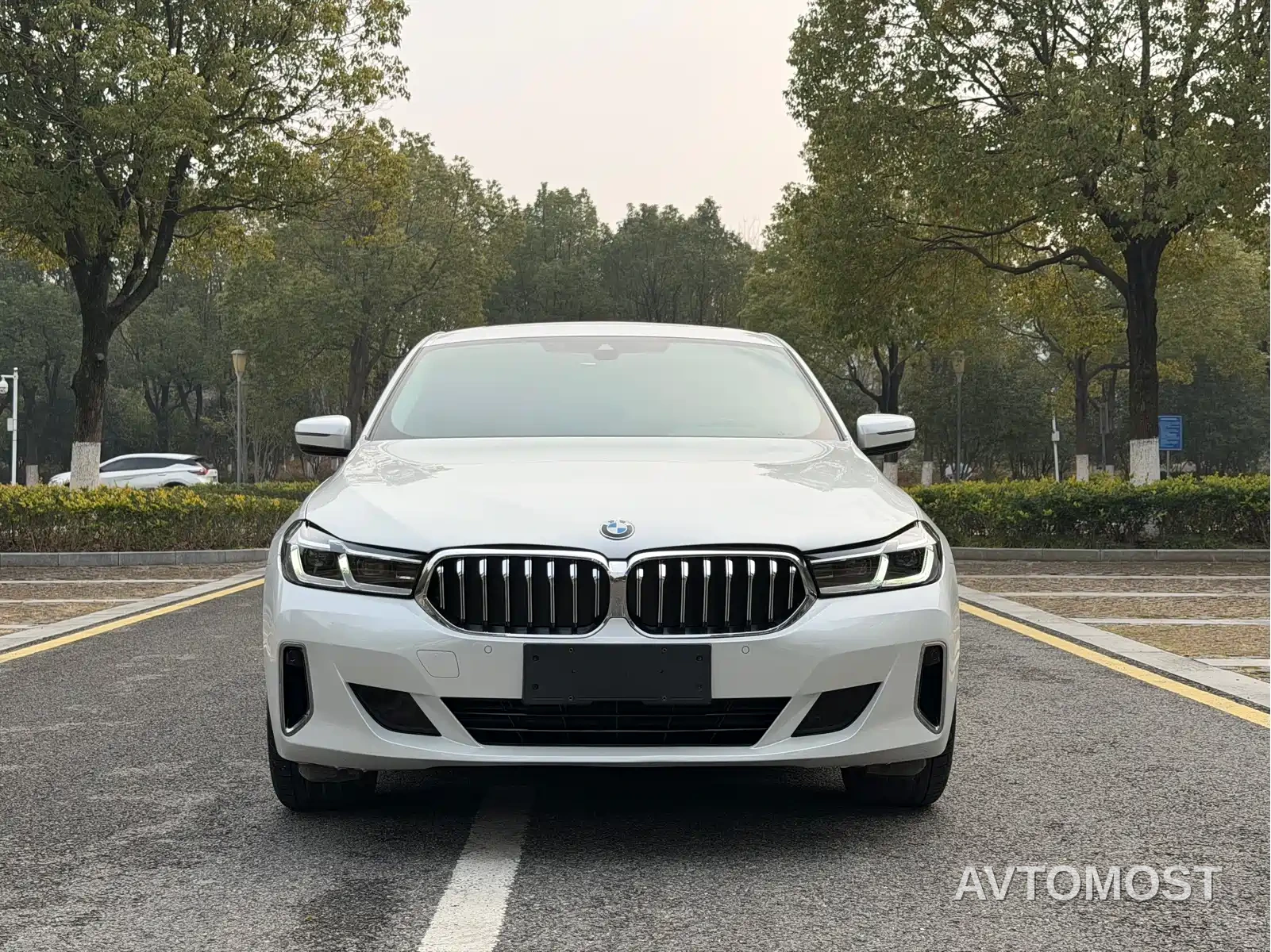 BMW 6 Series GT 2022 Model 630i Luxury Design Package — фото 2