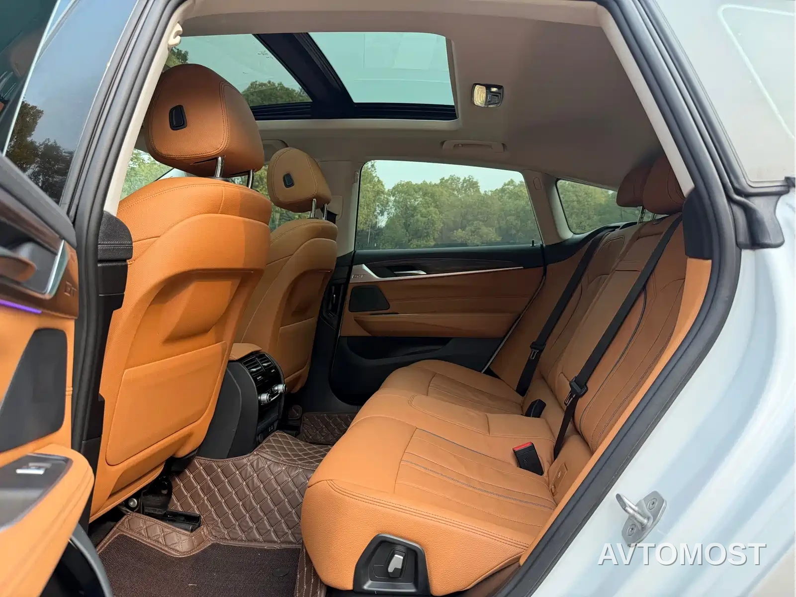 BMW 6 Series GT 2022 Model 630i Luxury Design Package — фото 5