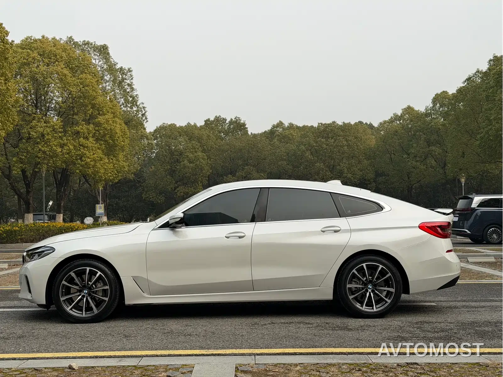 BMW 6 Series GT 2022 Model 630i Luxury Design Package — фото 25