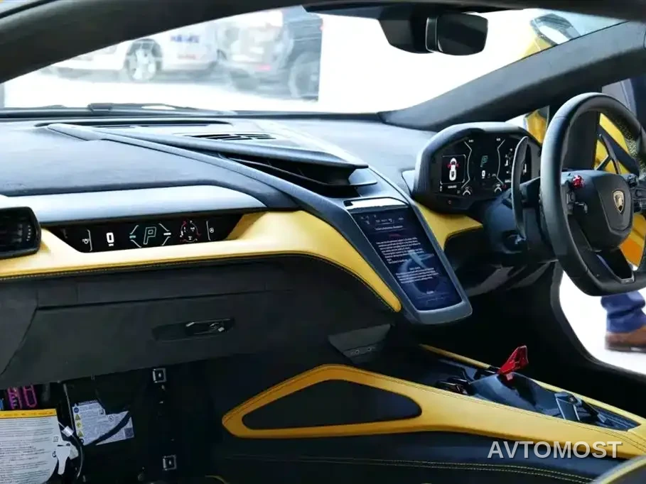 Lamborghini Revuelto 2023 6.5L PHEV Standard — фото 9
