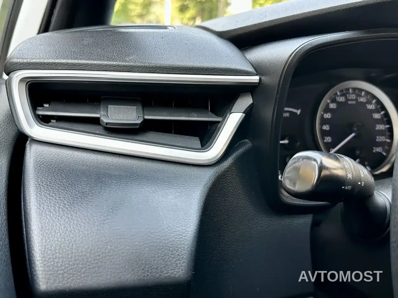 Toyota Levin 2022 Dual Engine 1.8H E-CVT Progressive Edition — фото 17