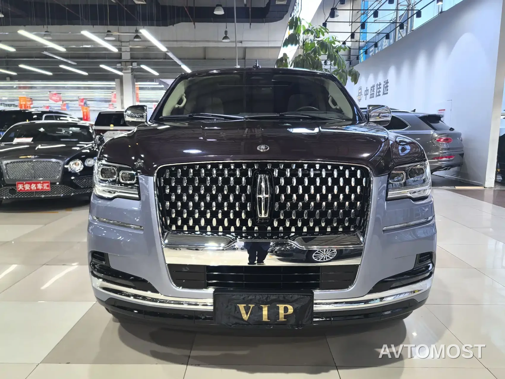 Lincoln Navigator One 2022 3.5T Navigator One — фото 2