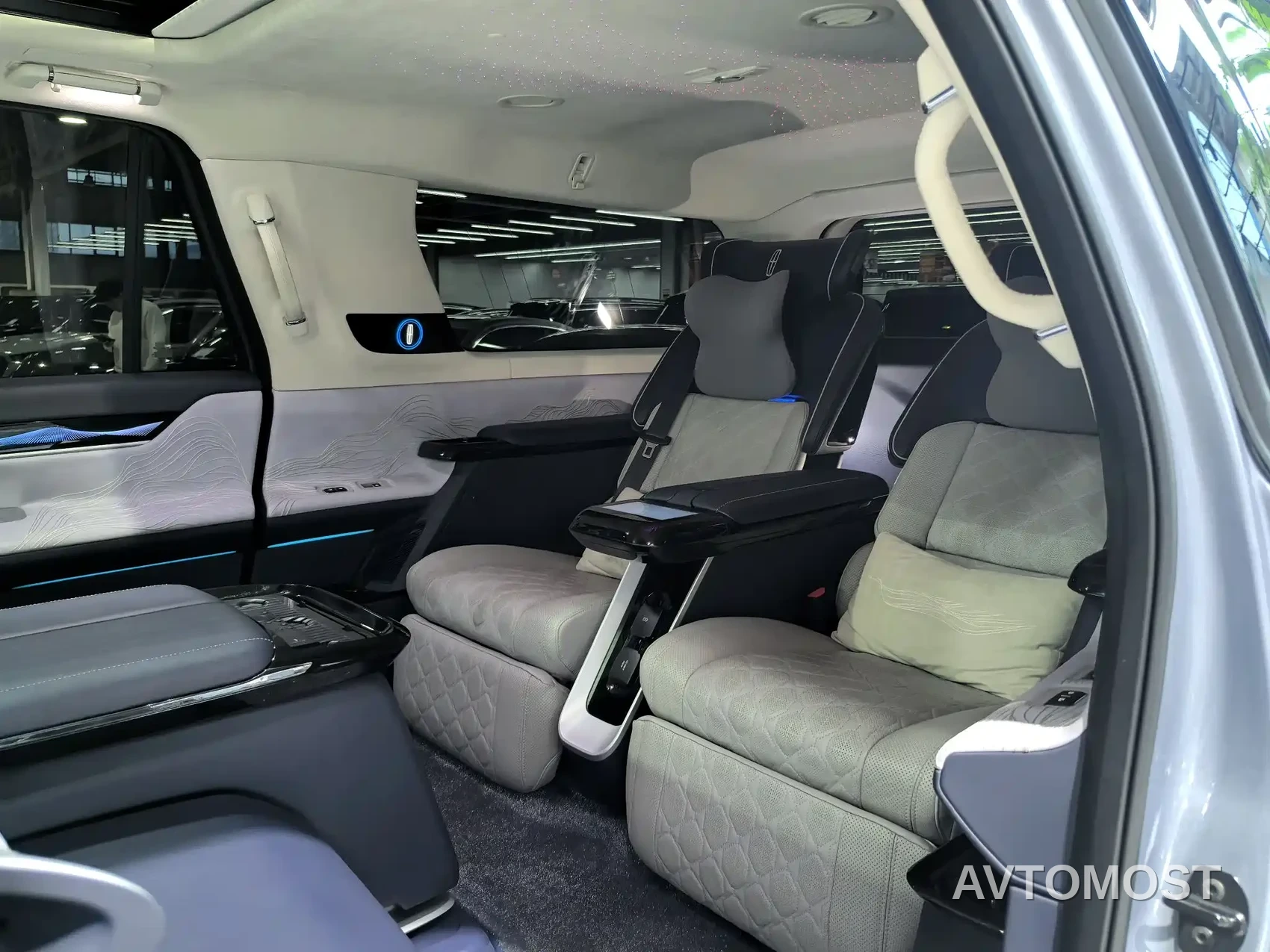 Lincoln Navigator One 2022 3.5T Navigator One — фото 15