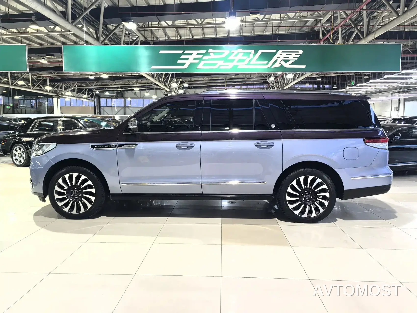Lincoln Navigator One 2022 3.5T Navigator One — фото 23