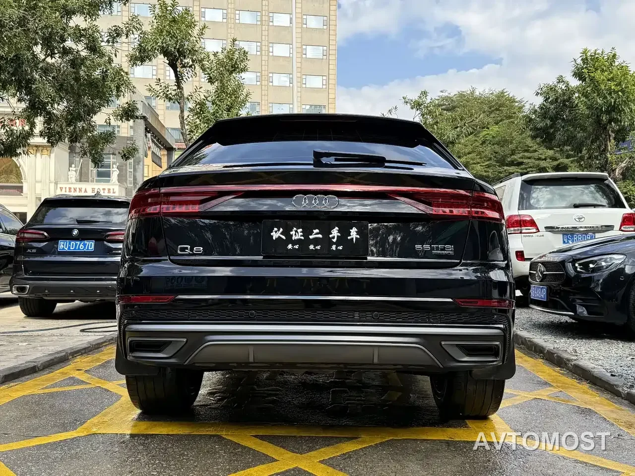 Audi Q8 2021 Model 55 TFSI Premium Dynamic — фото 2