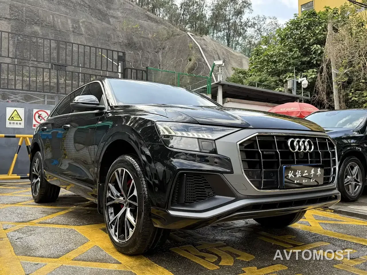 Audi Q8 2021 Model 55 TFSI Premium Dynamic — фото 3