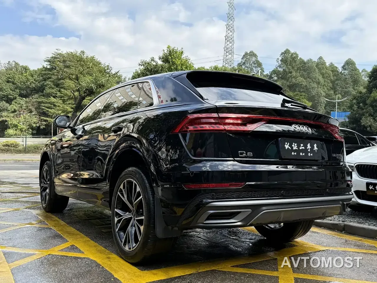 Audi Q8 2021 Model 55 TFSI Premium Dynamic — фото 4