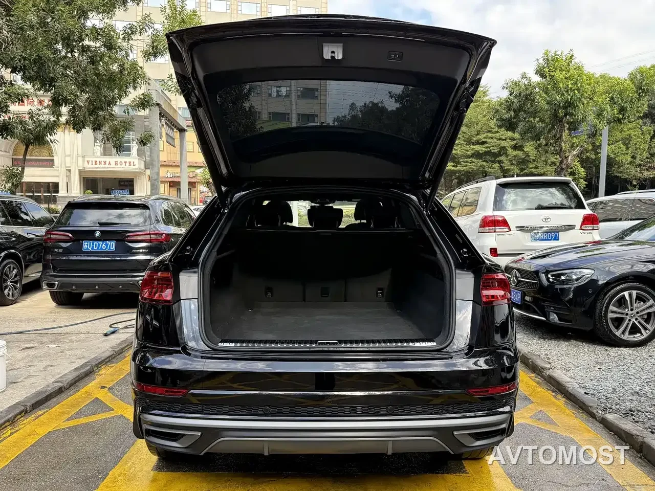 Audi Q8 2021 Model 55 TFSI Premium Dynamic — фото 16