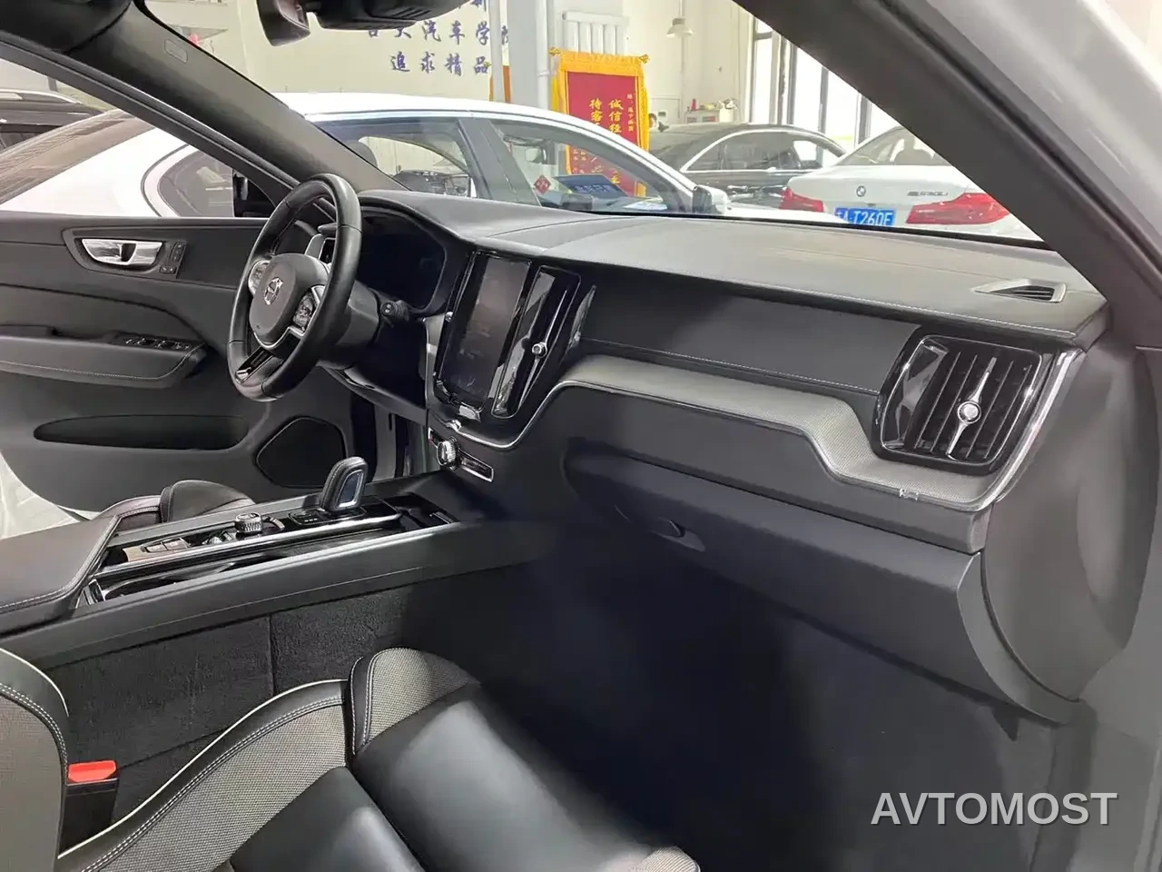 Volvo XC60 Plug-in Hybrid 2021 T8 E-Drive Hybrid Inscription Sport — фото 8