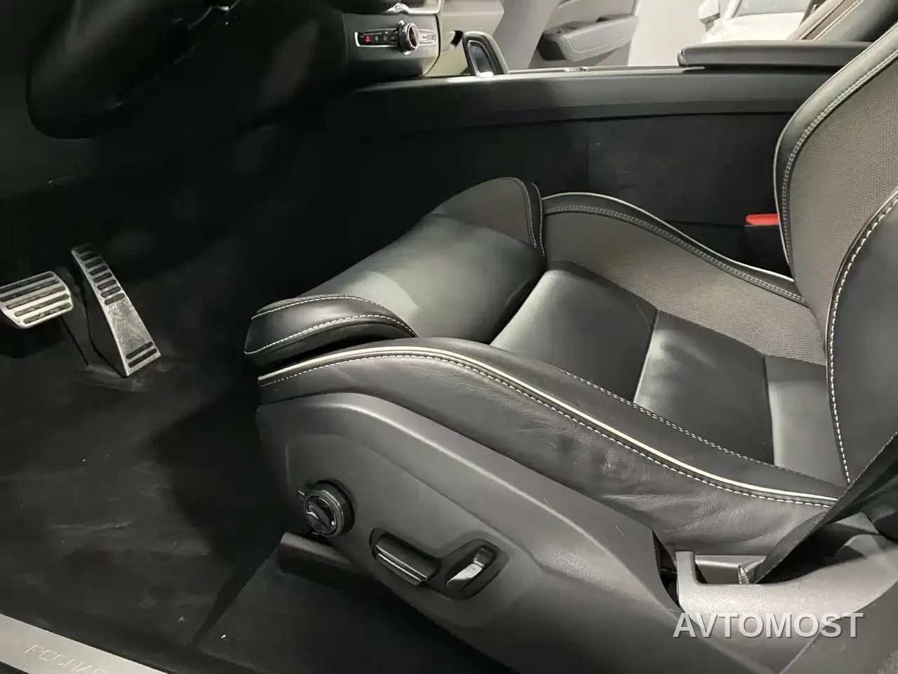 Volvo XC60 Plug-in Hybrid 2021 T8 E-Drive Hybrid Inscription Sport — фото 12