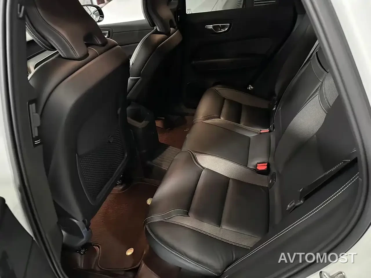 Volvo XC60 Plug-in Hybrid 2021 T8 E-Drive Hybrid Inscription Sport — фото 10