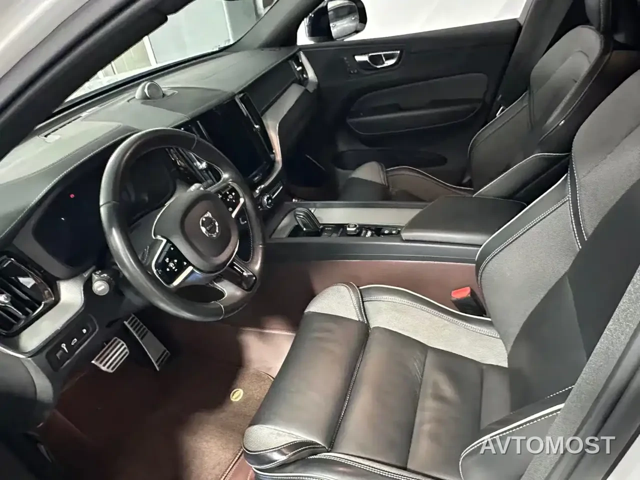 Volvo XC60 Plug-in Hybrid 2021 T8 E-Drive Hybrid Inscription Sport — фото 11