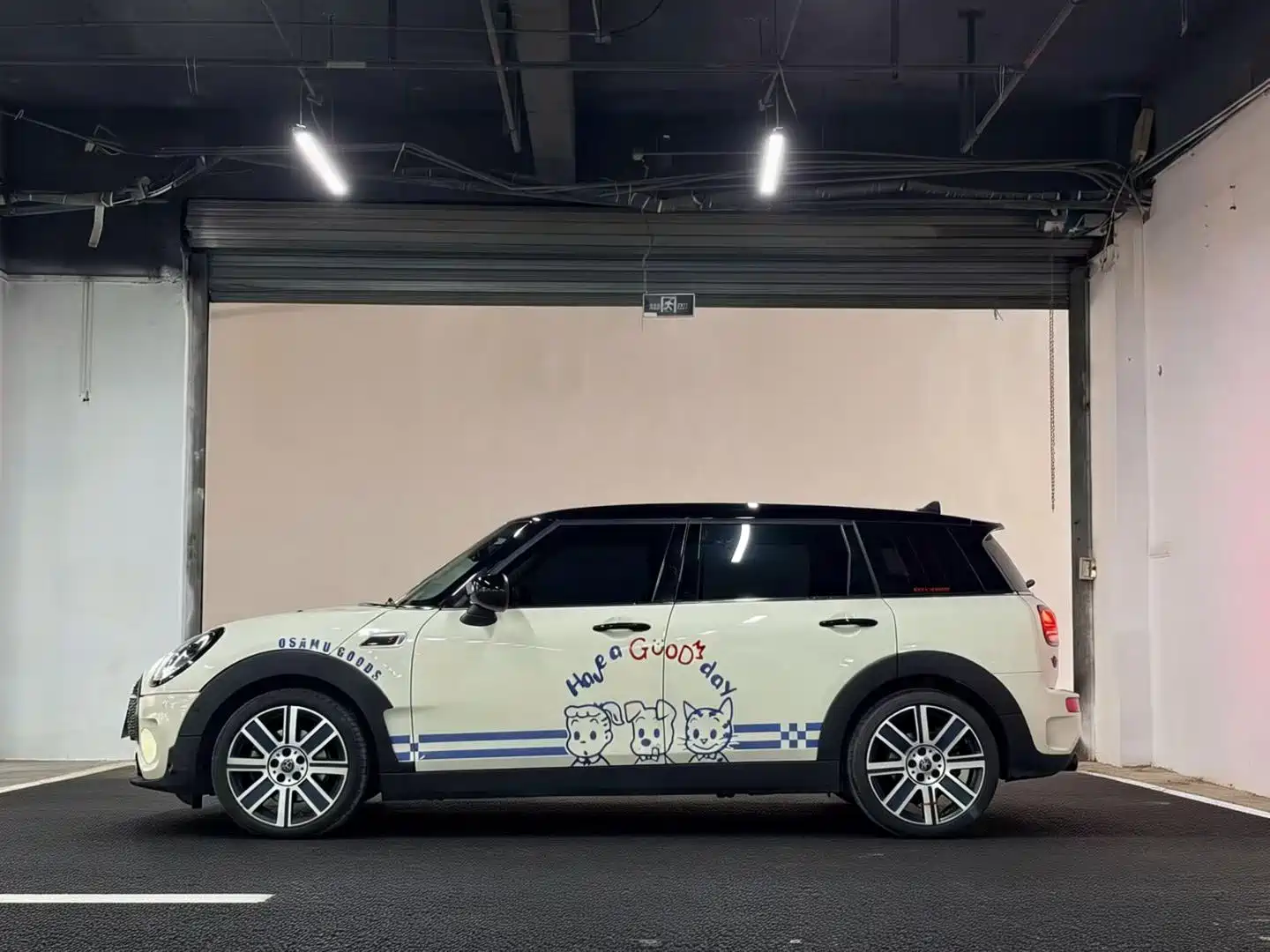 MINI CLUBMAN 2023 2.0T COOPER S Connoisseur — фото 4